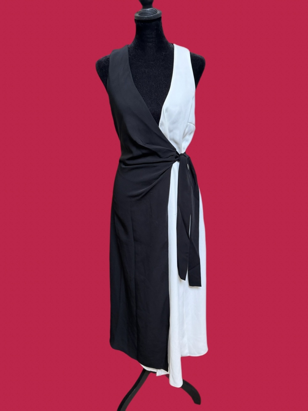 NWT- Mango! Womens Black and white wrap dress, slimming and timeless size small - Picture 2 of 13